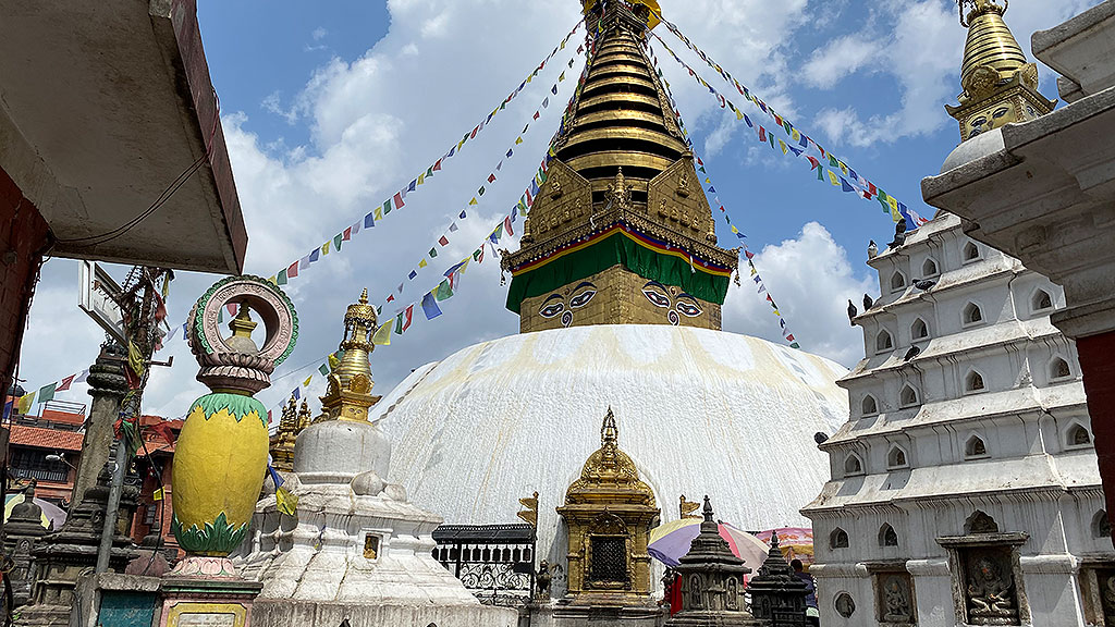 Mit dem Helikopter im Himalaya